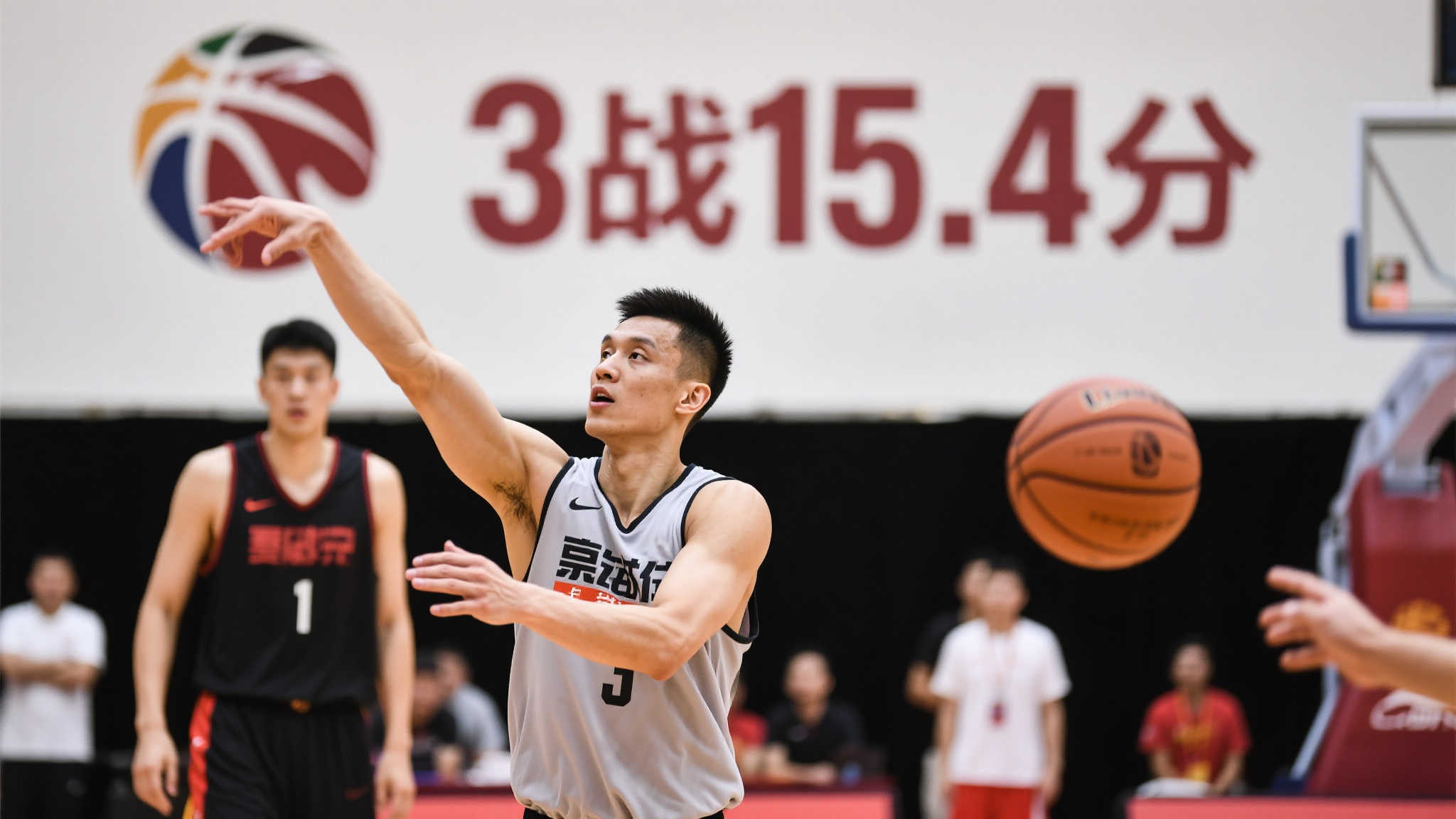郭艾伦夏季联赛高光表现：3场均砍15.4分闪耀NBA赛场